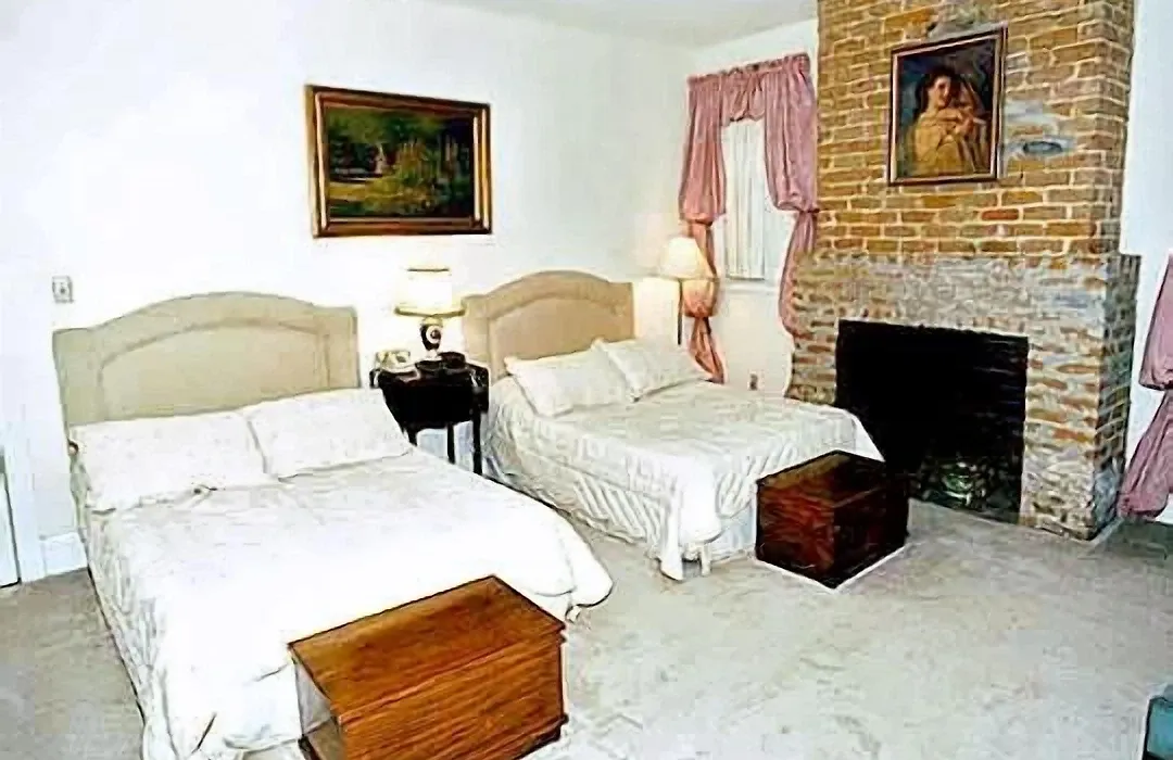 Fairchild House Bed & Breakfast-1