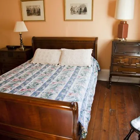 Fairchild House Bed & Breakfast-3